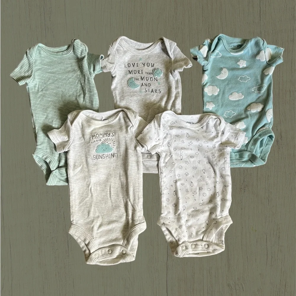 Carters‎ Newborn Onsies Set